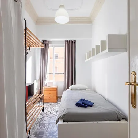 Ruzafa 4 Bedroom Apartamento *