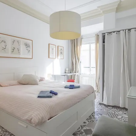 Apartament Ruzafa 4 Bedroom Walencja