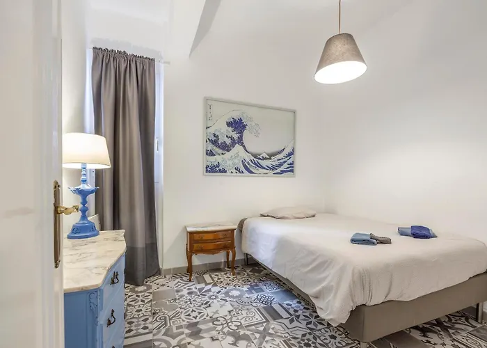 Ruzafa 4 Bedroom Apartamento *